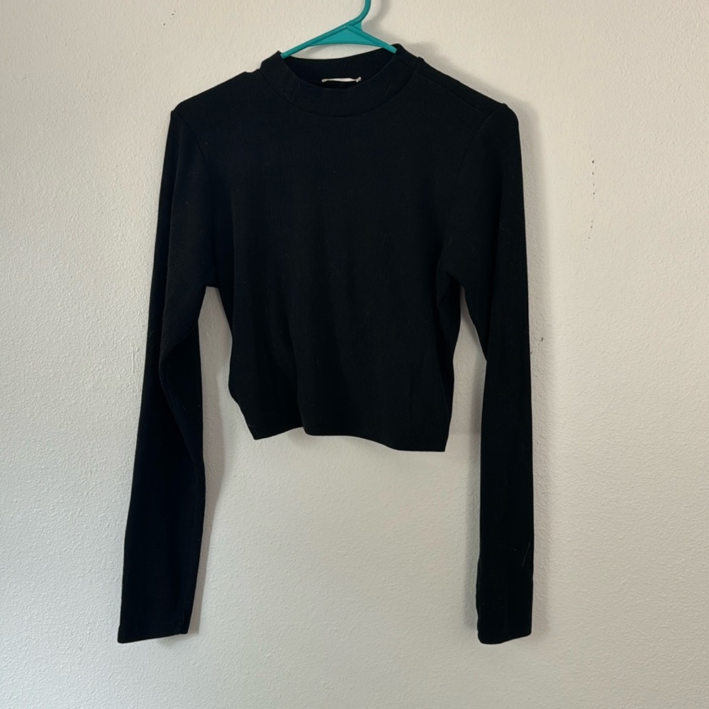Long sleeve crop top